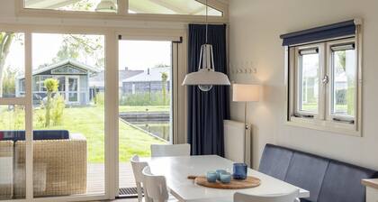 Modernes Chalet in der Nähe des Sneeker Sees