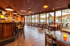 Bar (in der Unterkunft)