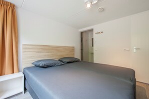 4 bedrooms, free WiFi, bed sheets