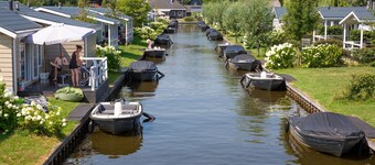 Cozy Chalet with Sloop in Giethoorn