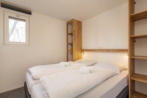 3 bedrooms, free WiFi, bed sheets - Modern Chalet Near Forest (Gasselternijveen)