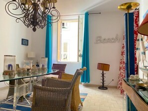 Dining - Spacious, comfortable 90 m2 T3 apartment in downtown Ajaccio (Ajaccio)
