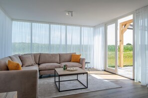 Living area - Thatched villa surrounded by nature (Someren)