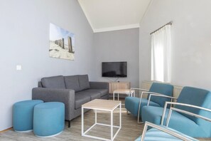 Smart TV - Bungalow in Zeeland near Sandy Beaches (Domburg)