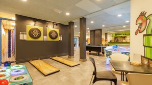 Game room - Nature Stay in Hunzedal (Borger)
