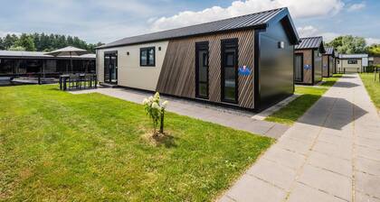 Nice chalet with ac and sloop