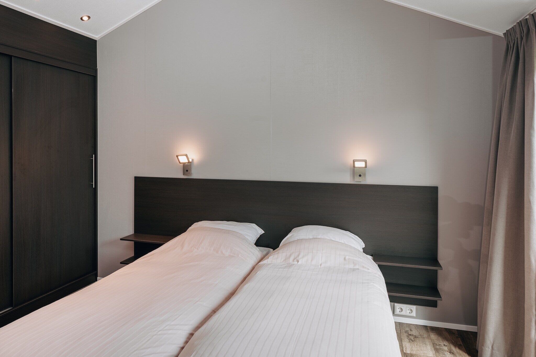 2 多间卧室、免费 WiFi、床单