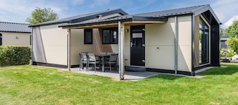 Giethoorn Lakehouse Retreat