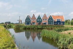Exterior - Lakeside Villa in Volendam (Volendam)