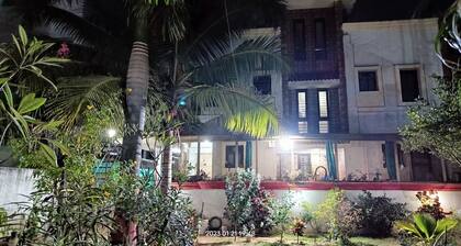 Terrace Garden Bedroom First Floor 5 Minutes from Hotel Hayatt Place