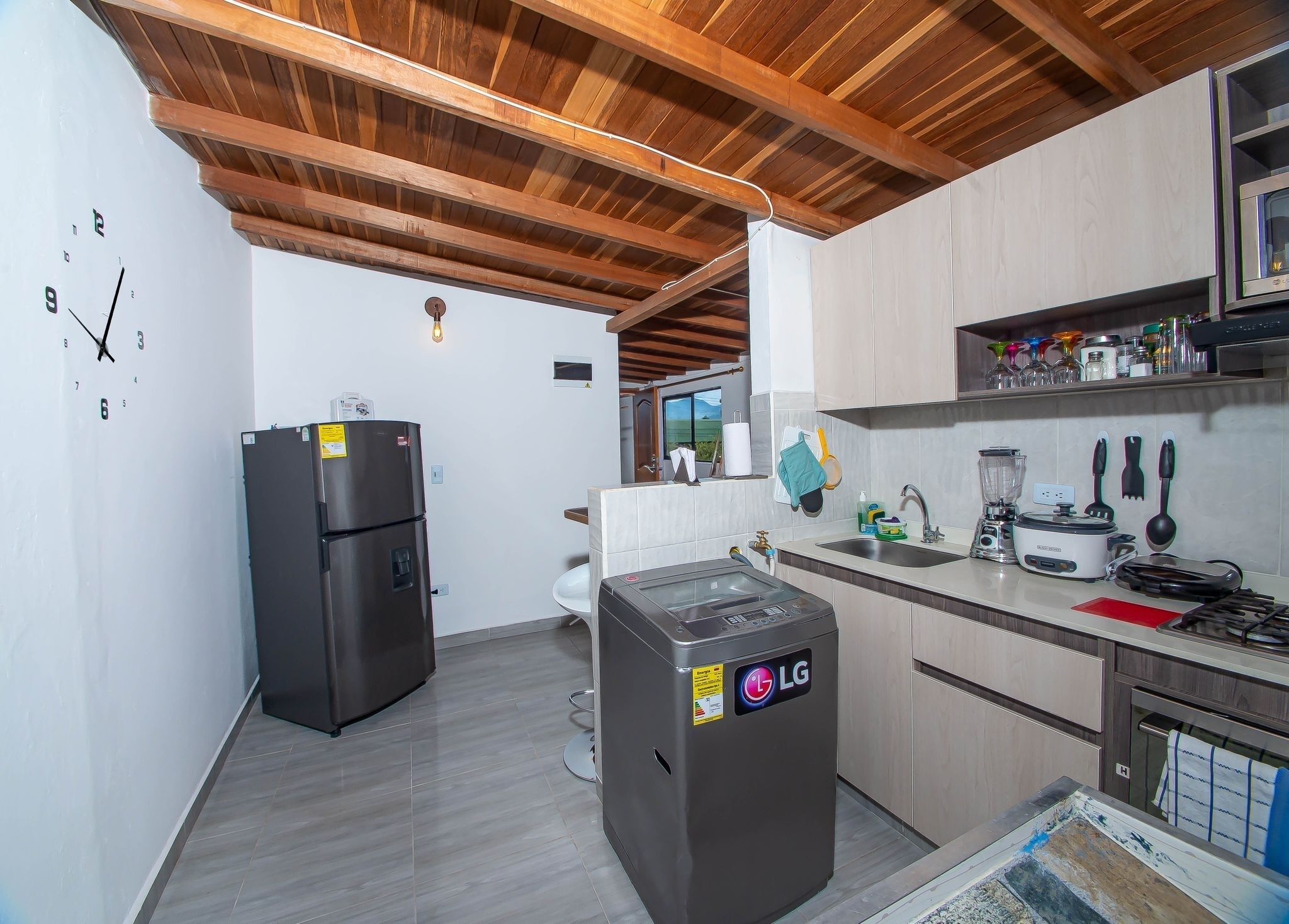 Fridge, microwave, oven, blender