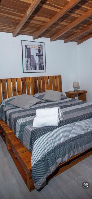 2 bedrooms, in-room safe, desk, iron/ironing board