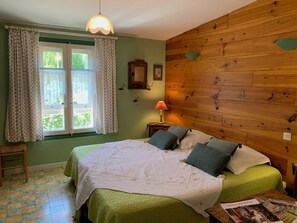 1 室のベッドルーム、旅行用ベビーベッド、WiFi、ベッドシーツ