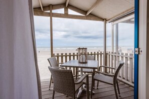 Outdoor dining - Beach House in Wijk aan Zee with Sea Views (Wijk aan Zee)