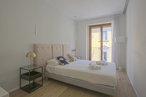 2 bedrooms, desk, laptop workspace, iron/ironing board - Milan Chic Suite 6 (Milan)