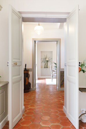 Interior - Stunning villa with private pool at walking distance from beach Juan les Pins (Antibes)