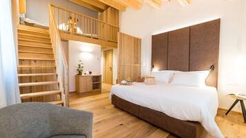 Suite | 1 bedroom, hypo-allergenic bedding, down comforters, memory foam beds