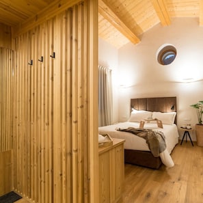 1 bedroom, hypo-allergenic bedding, down duvets, memory-foam beds - Aura Relais (Urbino)