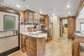 Microwave, oven, stovetop, coffee/tea maker