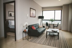 Smart TV, DVD player - Fully equipped kitchen, high speed internet, comfy king-size bed and a sofa bed. (Miguel Hidalgo, CDMX)