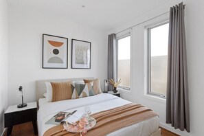 2 chambres, fer et planche à repasser, lit de bébé portatif, Wi-Fi