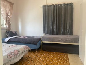 1 bedroom, iron/ironing board, free WiFi, bed sheets - Jerusalem City Group and Family Friendly Hostel. (Jerusalem)