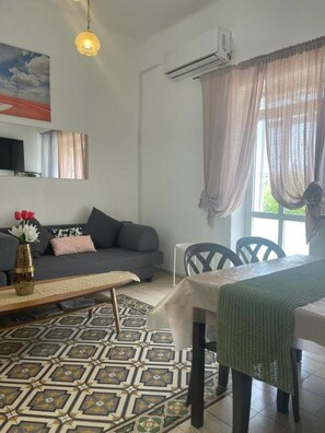 Smart TV - Jerusalem City Group and Family Friendly Hostel. (Jerusalem)