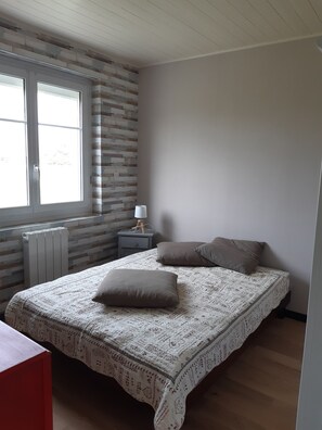 2 bedrooms, free WiFi, bed sheets