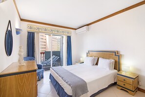 2 bedrooms, iron/ironing board, free WiFi, bed sheets - Apartment 'T2 Com Piscina Centro Vilamoura' with Sea View, Wi-Fi and Air Conditioning (Vilamoura)