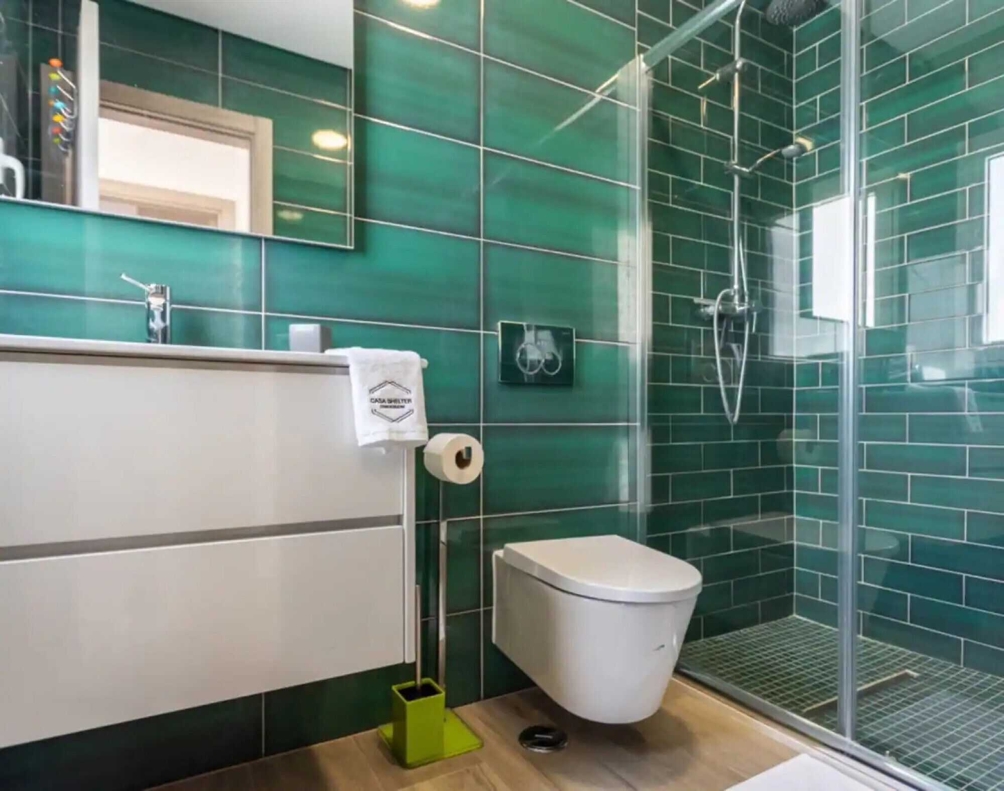 Dusche, Haartrockner, Handtücher