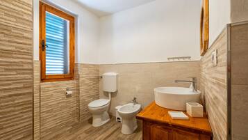 Doccia, asciugacapelli, asciugamani