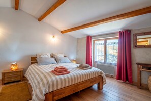 1 dormitorio, escritorio, tabla de planchar con plancha y wifi gratis