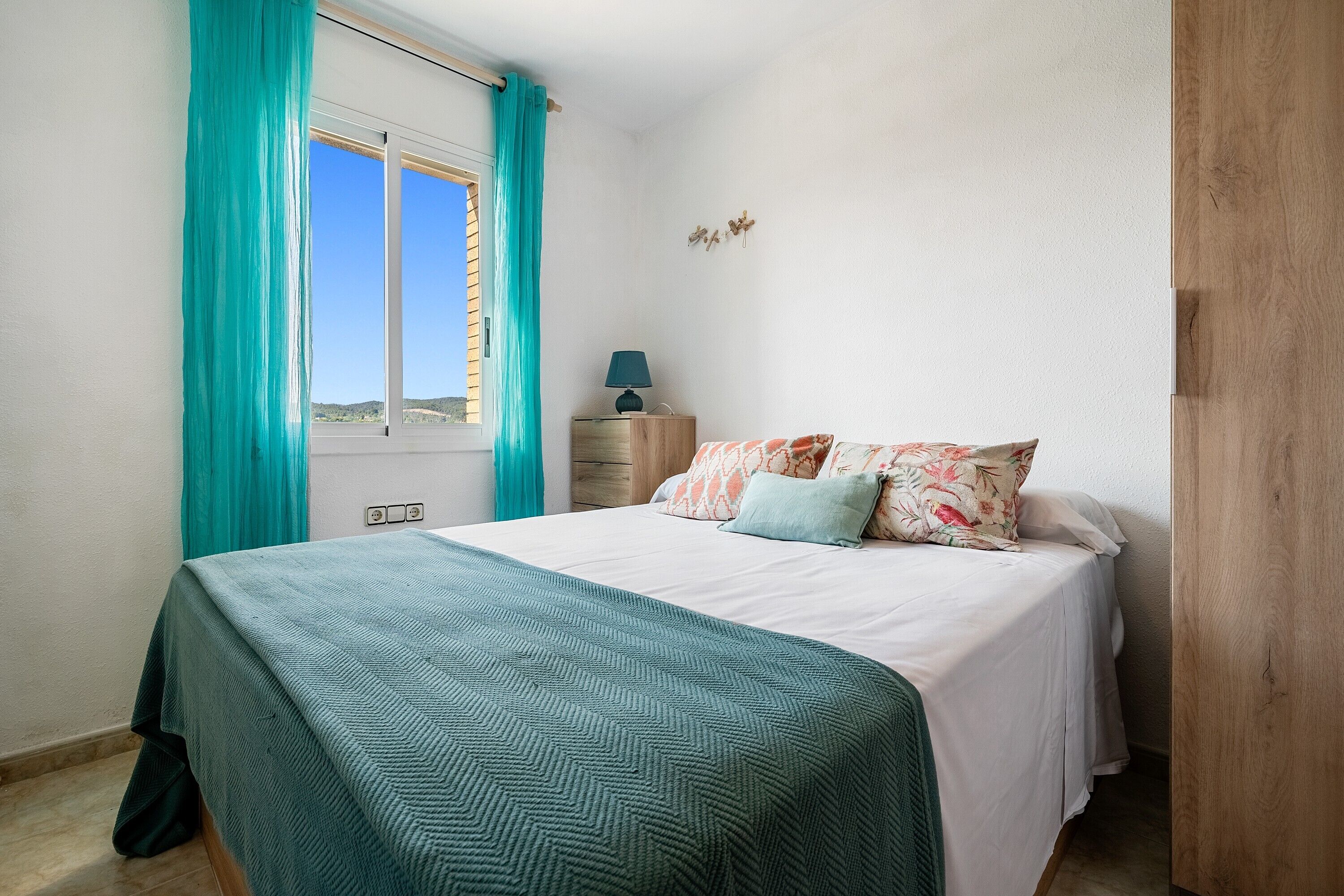 2 chambres, fer et planche à repasser, Wi-Fi gratuit, draps fournis