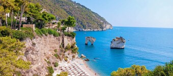 Villa 'Meridiana Case Al Mare' with Sea View, Private Terrace and Air Conditioning