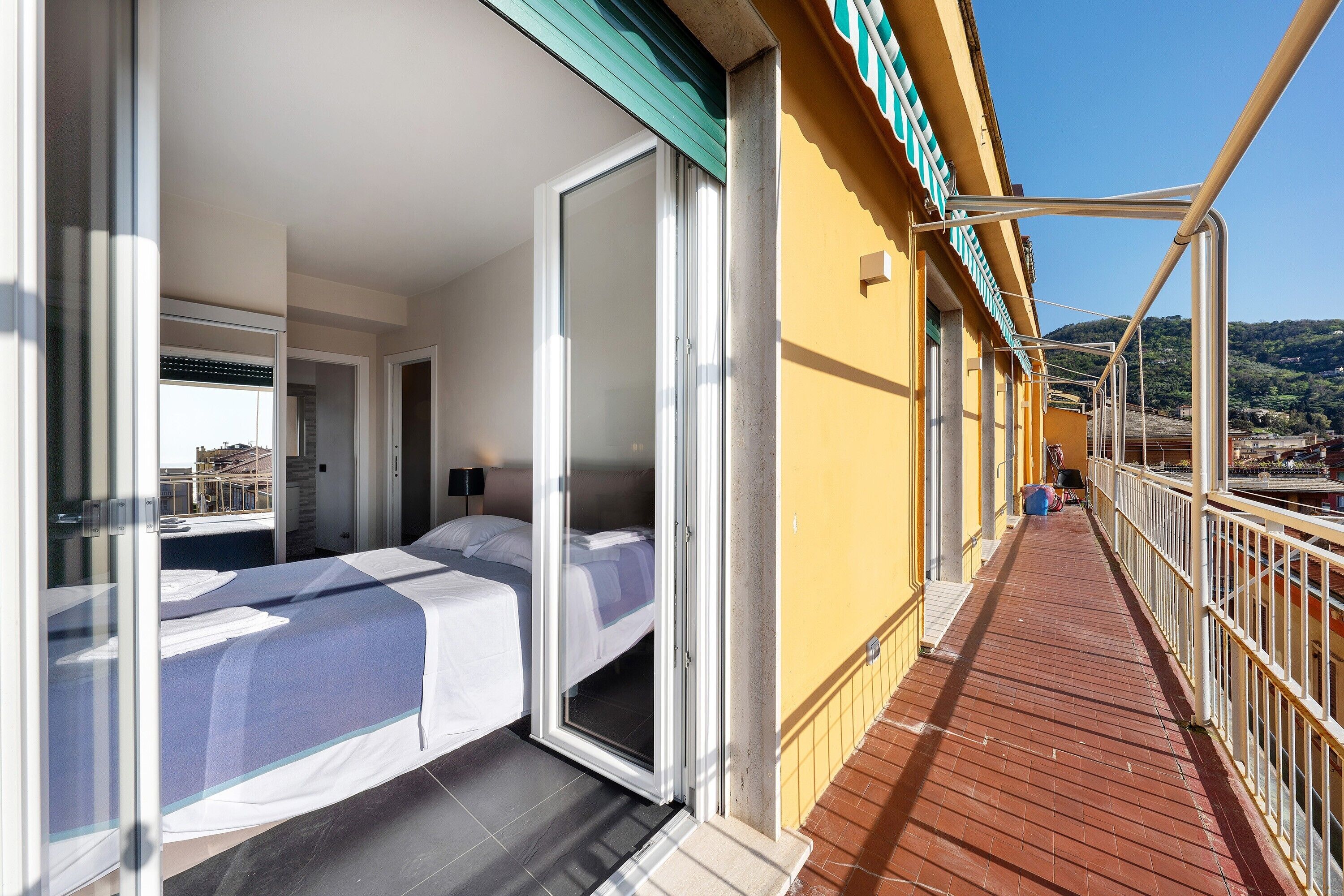 2 室のベッドルーム、WiFi (無料)、ベッドシーツ