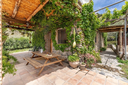 Vacation Home "La Terrera" with Mountain View, Private Pool & Wi-Fi
