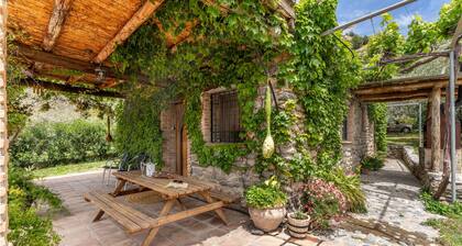 Vacation Home "La Terrera" with Mountain View, Private Pool & Wi-Fi