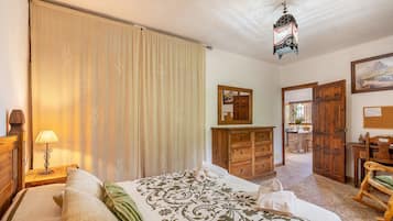 1 chambre, fer et planche Ă repasser, Wi-Fi gratuit, draps fournis