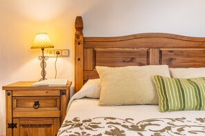 1 dormitorio, tabla de planchar con plancha, wifi gratis y ropa de cama