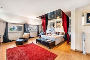 6 bedrooms, free WiFi, bed sheets