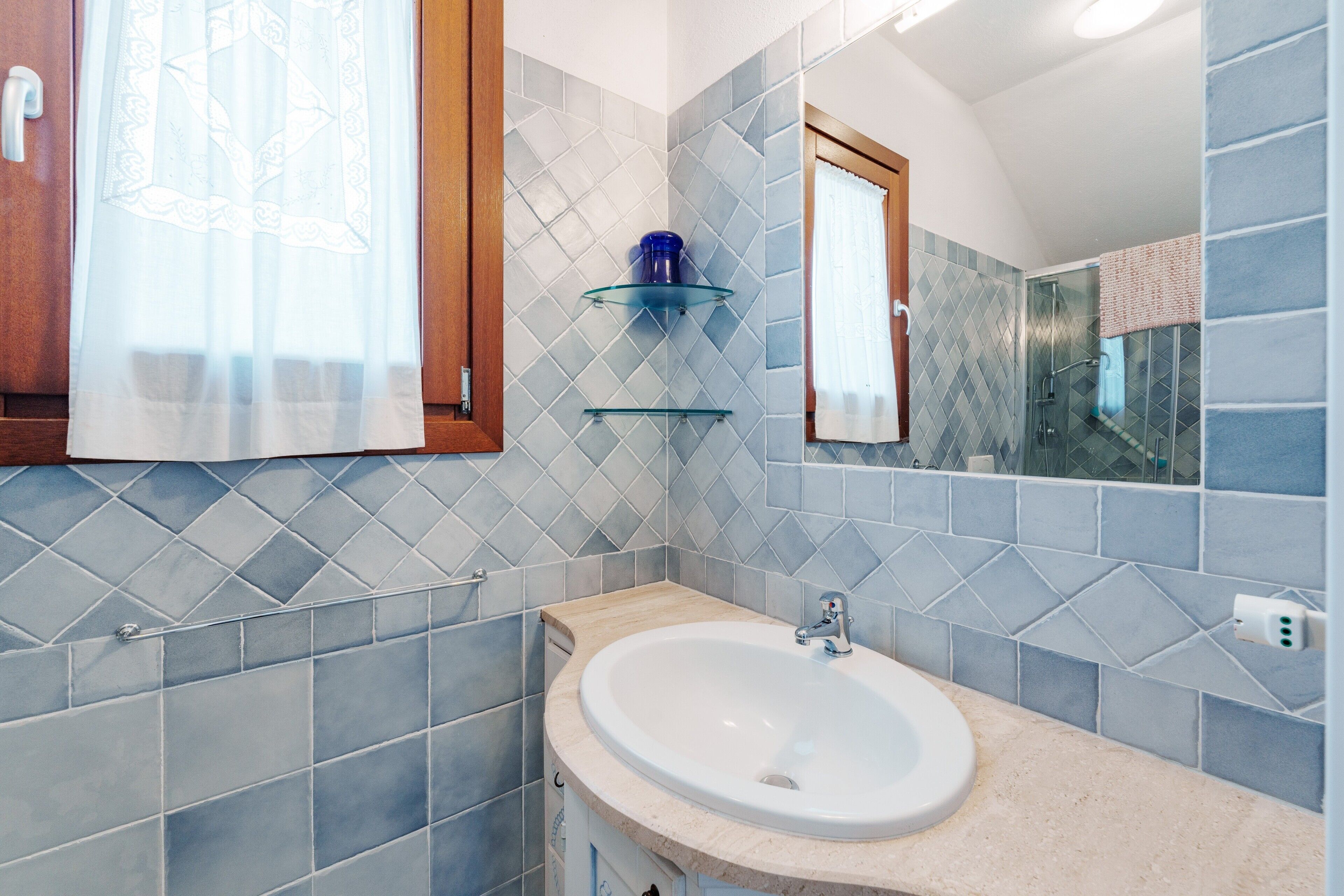 Douche, serviettes fournies