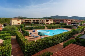 Pool - Apartment 'Casa Vacanze Fragola' with Shared Pool, Private Terrace and Air Conditioning (olbia)