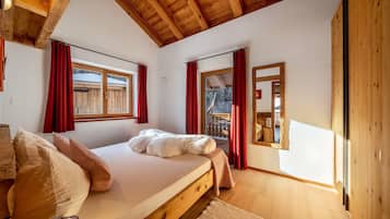 1 bedroom, iron/ironing board, bed sheets