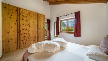 1 bedroom, iron/ironing board, bed sheets