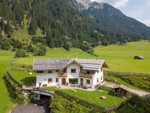 Exterior - Holiday Apartment "Larch Soge Apt Helmuth" with Mountain View, Balcony & Shared Garden (Racines)