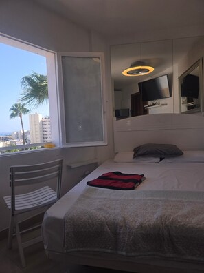 1 quarto, Wi-Fi de cortesia, roupa de cama