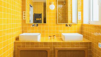 Baignoire, serviettes fournies