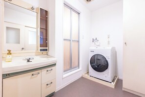 Classic House | Bathroom