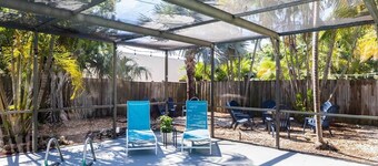 4 Bedrooms/Heated Pool/Outdoor TV