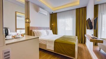 Standard Double or Twin Room | Premium bedding, minibar, in-room safe, soundproofing